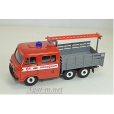 12104-УСР УАЗ-39094 Фермер длиннобазный пожарный с лестницей, таблетка (пластик крашенный), красный